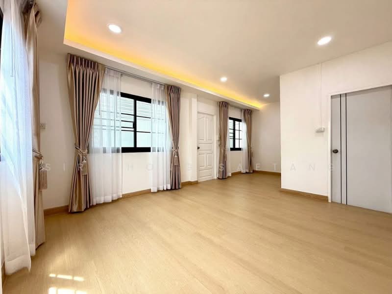 Newly renovated detached house 3 Beds 3 Baths, Soi Charansanitwong 46, Bang Yi Khan, Bang Phlat, Bangkok, จรัญสนิทวงศ์ 46, Bang Yi Khan, Bang Phlat, Bangkok, 3 Bedrooms, 150 sqm, Single Detached House For Sale, by Sirithong Saetang, 500365988 - DDproperty.com