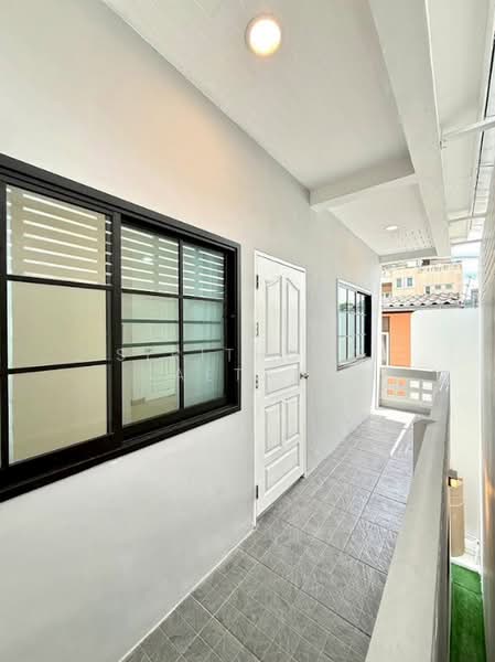 Newly renovated detached house 3 Beds 3 Baths, Soi Charansanitwong 46, Bang Yi Khan, Bang Phlat, Bangkok, จรัญสนิทวงศ์ 46, Bang Yi Khan, Bang Phlat, Bangkok, 3 Bedrooms, 150 sqm, Single Detached House For Sale, by Sirithong Saetang, 500365988 - DDproperty.com