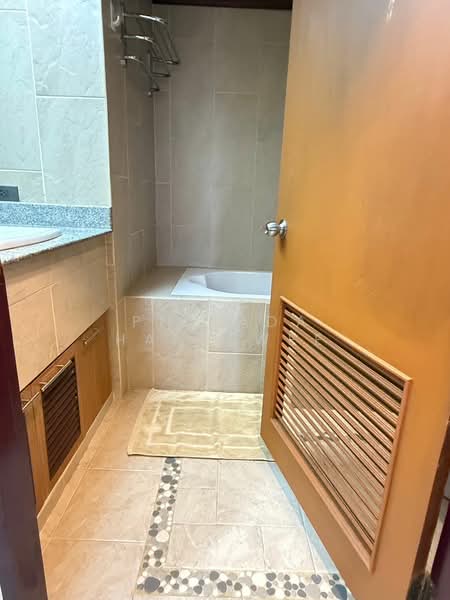 Witthayu Complex, Bangkok, 1673 New Petchaburi Road, Makkasan, Ratchathewi, Bangkok, 2 Bedrooms, 95 sqm, Condo For Rent, by Pinyada Hantewee, 500365989 - DDproperty.com