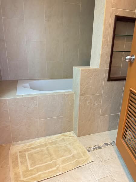 Witthayu Complex, Bangkok, 1673 New Petchaburi Road, Makkasan, Ratchathewi, Bangkok, 2 Bedrooms, 95 sqm, Condo For Rent, by Pinyada Hantewee, 500365989 - DDproperty.com