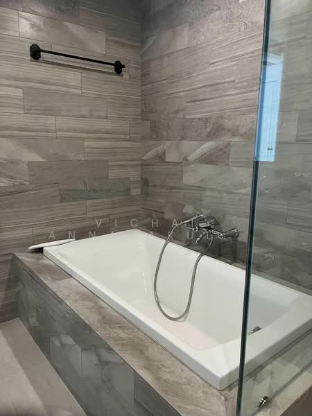 Somkid Gardens, Bangkok, Ploenchit, Lumphini, Pathum Wan, Bangkok, 2 Bedrooms, 125 sqm, Condo For Rent, by Vichai Annavakulthorn, 500365998 - DDproperty.com