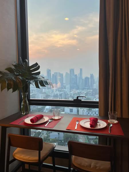 The Esse Sukhumvit 36, Bangkok, Soi Sukhumvit 36, Sukhumvit Road, Phra Kanong, Khlong Toei, Bangkok, 1 Bedroom, 42 sqm, Condo For Rent, by Naruemol Wongta, 500366020 - DDproperty.com