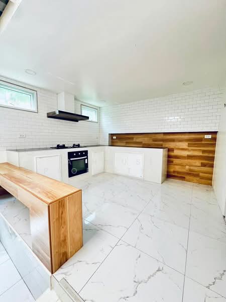 Luxury detached house, end unit, Ban Bueng area, move in Ready, Chon Buri (Pattaya), Ban Bung, Ban Bung, Chon Buri (Pattaya), 5 Bedrooms, 320 sqm, Single Detached House For Sale, by A House Property Co.,Ltd., 500366035 - DDproperty.com