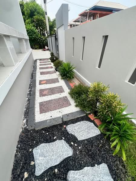 บ้านเดี่ยวหรูหลังริม บ้านบึง ชลบุรี พร้อมเข้าอยู่, ชลบุรี, บ้านบึง, ชลบุรี, 320 ตร.ม., บ้านเดี่ยว ขาย, โดย A House Property Co.,Ltd., 500366035 - DDproperty.com