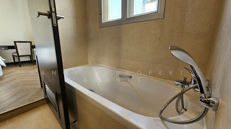 Grand Mercure Bangkok Asoke Residence, Bangkok, 50 5 Soi Sukhumvit 19, Khlong Tan Nua, Watthana, Bangkok, 2 Bedrooms, 155 sqm, Condo For Rent, by BANGKOK PROPERTY AGENTS, 500366042 - DDproperty.com