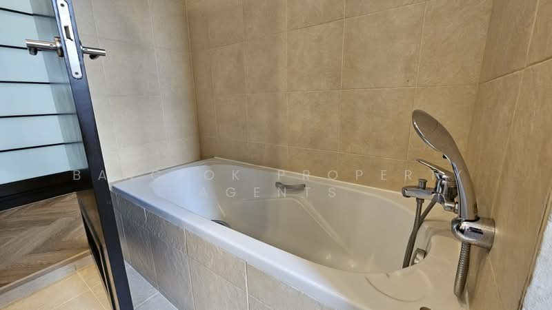Grand Mercure Bangkok Asoke Residence, Bangkok, 50 5 Soi Sukhumvit 19, Khlong Tan Nua, Watthana, Bangkok, 2 Bedrooms, 155 sqm, Condo For Rent, by BANGKOK PROPERTY AGENTS, 500366042 - DDproperty.com