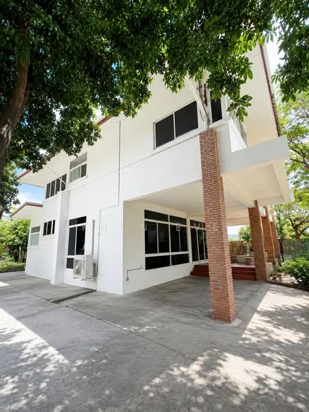 Detached house for rent in Thonlor suitable for business cafe, office studio, bakery restaurant ( S, Bangkok, สุขุมวิท 55, Phra Kanong, Khlong Toei, Bangkok, 4 Bedrooms, 288 sqm, Single Detached House For Rent, by Khun Eve, 500366166 - DDproperty.com