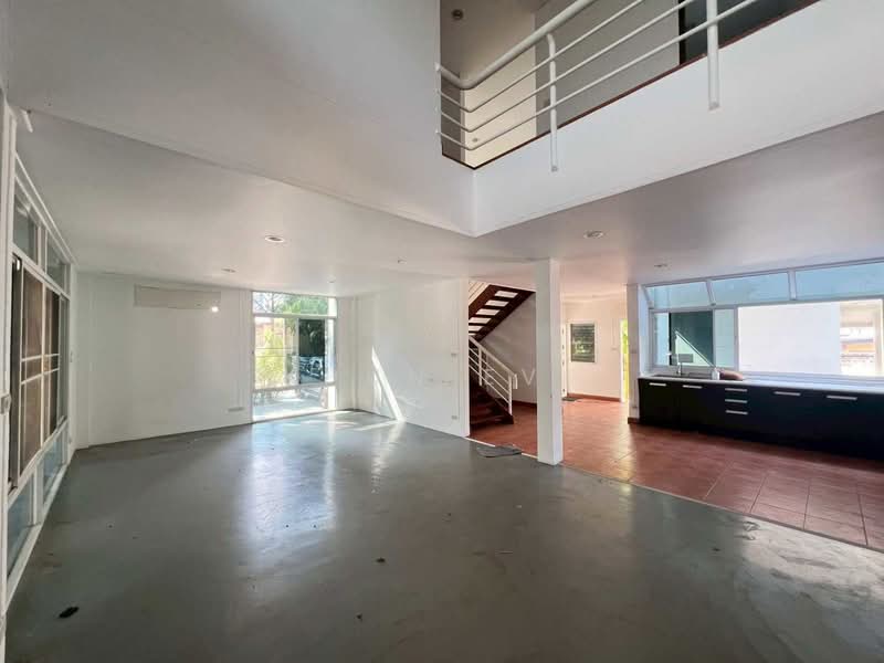 Detached house for rent in Thonlor suitable for business cafe, office studio, bakery restaurant ( S, Bangkok, สุขุมวิท 55, Phra Kanong, Khlong Toei, Bangkok, 4 Bedrooms, 288 sqm, Single Detached House For Rent, by Khun Eve, 500366166 - DDproperty.com