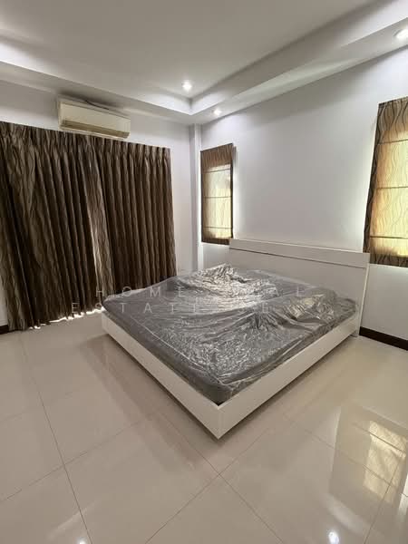 โครงการพรเทพ 8, Chon Buri (Pattaya), Bang Lamung, Bang Lamung (Pattaya), Chon Buri (Pattaya), 3 Bedrooms, 164 sqm, Semi-Detached House (Twin House) For Rent, by HOME Real Estate Service, 500366167 - DDproperty.com