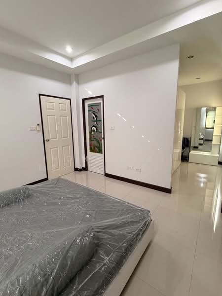 โครงการพรเทพ 8, Chon Buri (Pattaya), Bang Lamung, Bang Lamung (Pattaya), Chon Buri (Pattaya), 3 Bedrooms, 164 sqm, Semi-Detached House (Twin House) For Rent, by HOME Real Estate Service, 500366167 - DDproperty.com