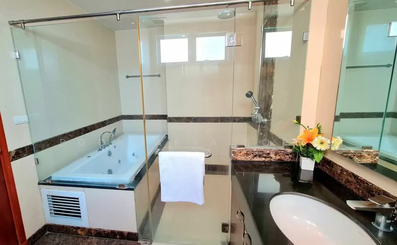 Piyathip Place, Bangkok, 24 Soi Prommitr, Khlong Tan Nua, Watthana, Bangkok, 3 Bedrooms, 260 sqm, Apartment For Rent, by Boonraksa Sopak, 500366190 - DDproperty.com