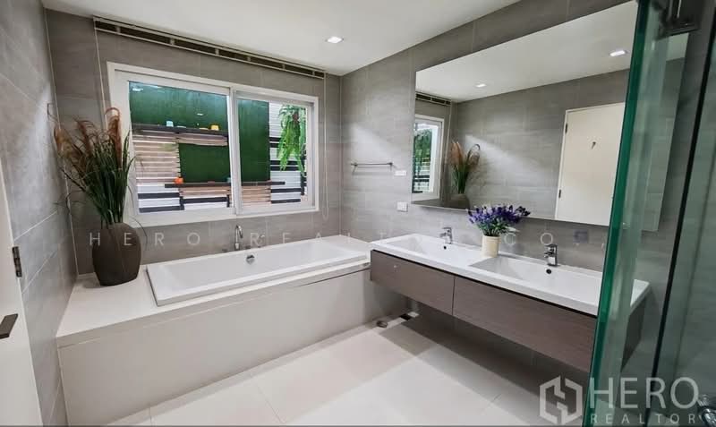 Laddarom Bangna, Samut Prakan, Bangna-Trad Road Km.7, Bang Kaeo, Bang Plee, Samut Prakan, 4 Bedrooms, 338 sqm, Single Detached House For Rent, by Hero Realtor Co., Ltd., 500366353 - DDproperty.com