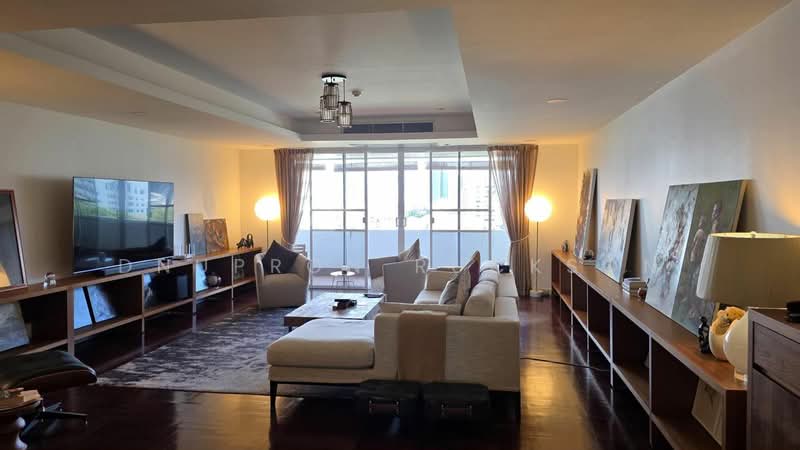 Oriental Towers, Bangkok, 25 Soi Ekkamai 12, Ekkamai Road, Khlong Tan Nua, Watthana, Bangkok, 3 Bedrooms, 315 sqm, Condo For Sale, by Dnupron Ruckson, 500366356 - DDproperty.com