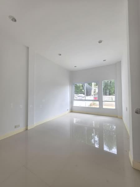 ทาวโฮมตรงข้าม อบต.หนองบัวศาลา, Nakhon Ratchasima, Nong Bua Sala, Muang Nakhon Ratchasima, Nakhon Ratchasima, 2 Bedrooms, 95 sqm, Townhouse For Sale, by พลิศภัสร์ โชคธนวีระกานต์, 500366366 - DDproperty.com