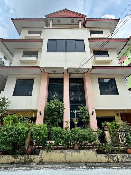 5-BR Townhouse, Bangkok, Wang Thonglang, Bangkok, 5 Bedrooms, 377 sqm, Townhouse For Rent, by Boonraksa Sopak, 500366386 - DDproperty.com