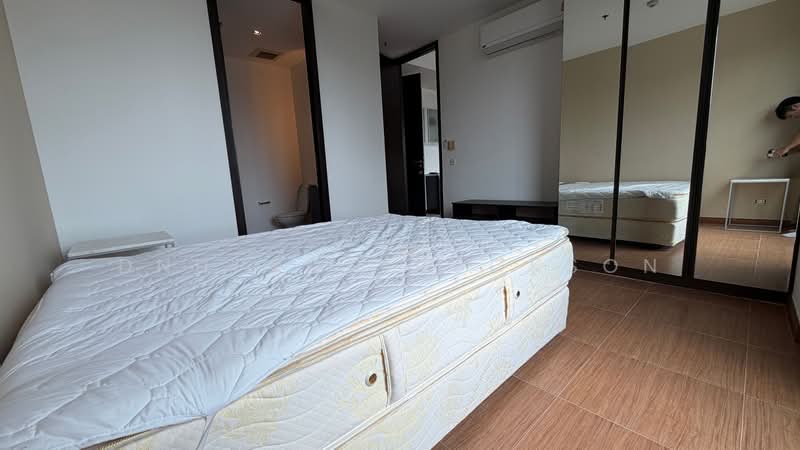 The Lofts Yennakart, Bangkok, 366 ์Soi Nang Linchi Yenakat Road, Chong Nonsi, Yan Nawa, Bangkok, 2 Bedrooms, 70 sqm, Condo For Rent, by Dnupron Ruckson, 500366490 - DDproperty.com