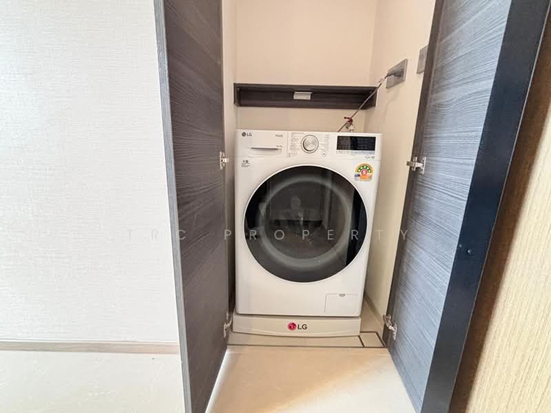 The Esse Asoke, Bangkok, 333 Soi Sukhumvit 21, Sukhumvit Road, Khlongtoei Nua, Watthana, Bangkok, 1 Bedroom, 45 sqm, Condo For Rent, by TRC Property, 500366502 - DDproperty.com