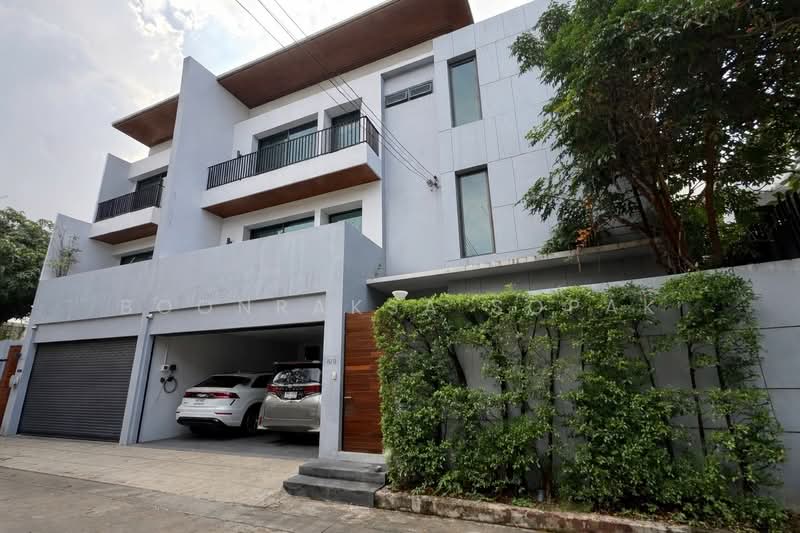 3-BR House, Bangkok, Khlong Tan Nua, Watthana, Bangkok, 3 Bedrooms, 350 sqm, Single Detached House For Rent, by Boonraksa Sopak, 500366509 - DDproperty.com