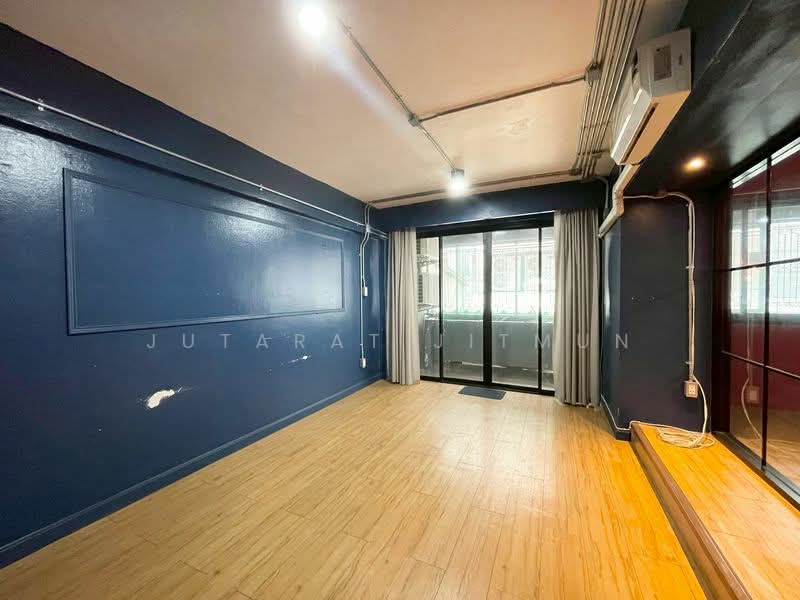 ทาวน์โฮม ใจกลางสาทร – ถนนปั้น, Bangkok, Silom, Bang Rak, Bangkok, 7 Bedrooms, 380 sqm, Townhouse For Rent, by Jutarat Jitmun, 500366557 - DDproperty.com