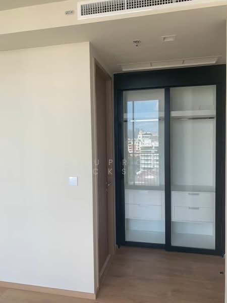 Noble Around Sukhumvit 33, Bangkok, 17 Soi Sukhumvit 33, Khlong Tan Nua, Watthana, Bangkok, 2 Bedrooms, 55 sqm, Condo For Rent, by Dnupron Ruckson, 500366580 - DDproperty.com