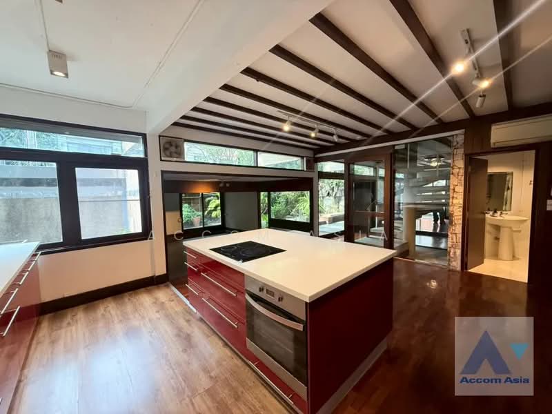 Home Office, Pet friendly 2 Bedrooms House for Rent in Sukhumvit, Bangkok near BTS Phrom Phong, Bangkok, Khlong Tan Nua, Watthana, Bangkok, 2 Bedrooms, 200 sqm, Single Detached House For Rent, by Accom Asia, 500366658 - DDproperty.com