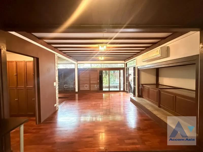 Home Office, Pet friendly 2 Bedrooms House for Rent in Sukhumvit, Bangkok near BTS Phrom Phong, Bangkok, Khlong Tan Nua, Watthana, Bangkok, 2 Bedrooms, 200 sqm, Single Detached House For Rent, by Accom Asia, 500366658 - DDproperty.com