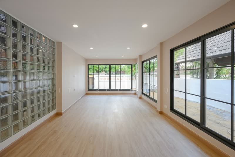 Detached House, 4 Bed, Near BTS Bang Na, Bangkok, Bang Na, Bangkok, 4 Bedrooms, 280 sqm, Single Detached House For Sale, by Thiti Boonchurn, 500366888 - DDproperty.com