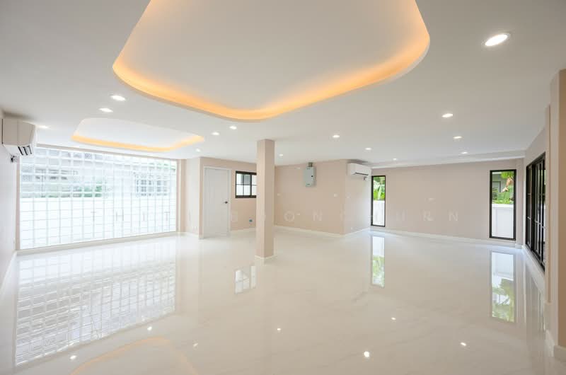 Detached House, 4 Bed, Near BTS Bang Na, Bangkok, Bang Na, Bangkok, 4 Bedrooms, 280 sqm, Single Detached House For Sale, by Thiti Boonchurn, 500366888 - DDproperty.com