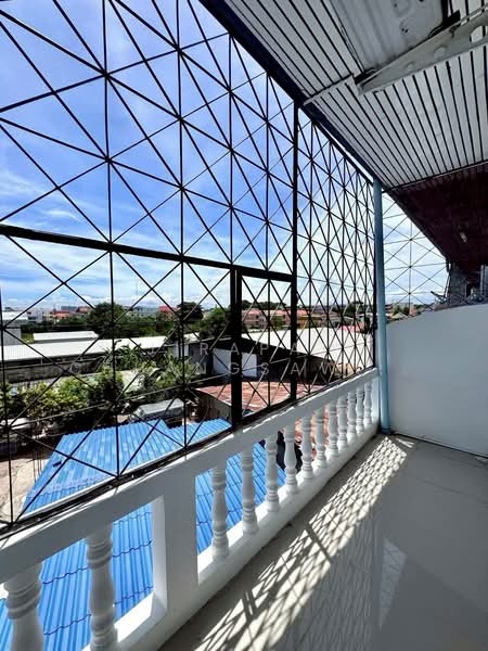 3-BR Townhouse, Chon Buri (Pattaya), Nong Pru, Bang Lamung (Pattaya), Chon Buri (Pattaya), 3 Bedrooms, 150 sqm, Townhouse For Rent, by Jirapat Chuangsawadsak, 500366895 - DDproperty.com