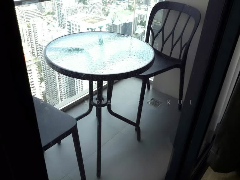 The Esse Asoke, Bangkok, 333 Soi Sukhumvit 21, Sukhumvit Road, Khlongtoei Nua, Watthana, Bangkok, 2 Bedrooms, 75 sqm, Condo For Rent, by Pattada Letikul, 500366991 - DDproperty.com