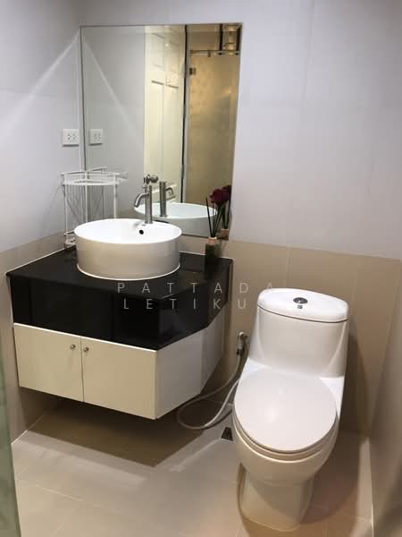 Sukhumvit Living Town, Bangkok, 299 Sukhumvit 21 Road, Khlongtoei Nua, Watthana, Bangkok, 2 Bedrooms, 65 sqm, Condo For Rent, by Pattada Letikul, 500367004 - DDproperty.com