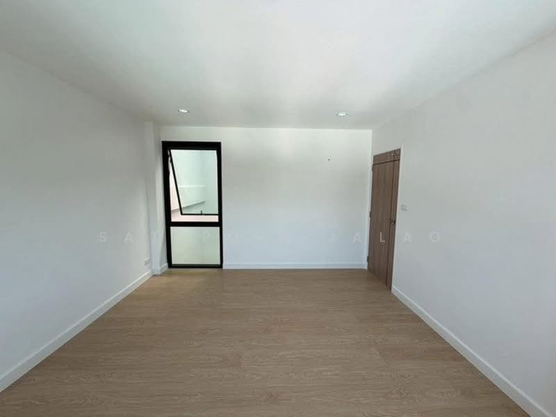 4-BR Townhouse, Bangkok, Praborommaharatchawang, Phra Nakhon, Bangkok, 4 Bedrooms, 26 sqm, Townhouse For Sale, by Sataporn Jalao, 500367268 - DDproperty.com