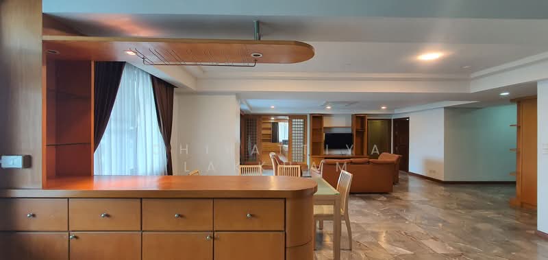 Royal Castle Sukhumvit, Bangkok, 30 Soi Sukhumvit 39, Khlongtoei Nua, Watthana, Bangkok, 3 Bedrooms, 160 sqm, Condo For Rent, by Chirattiya Lakkham, 500367316 - DDproperty.com