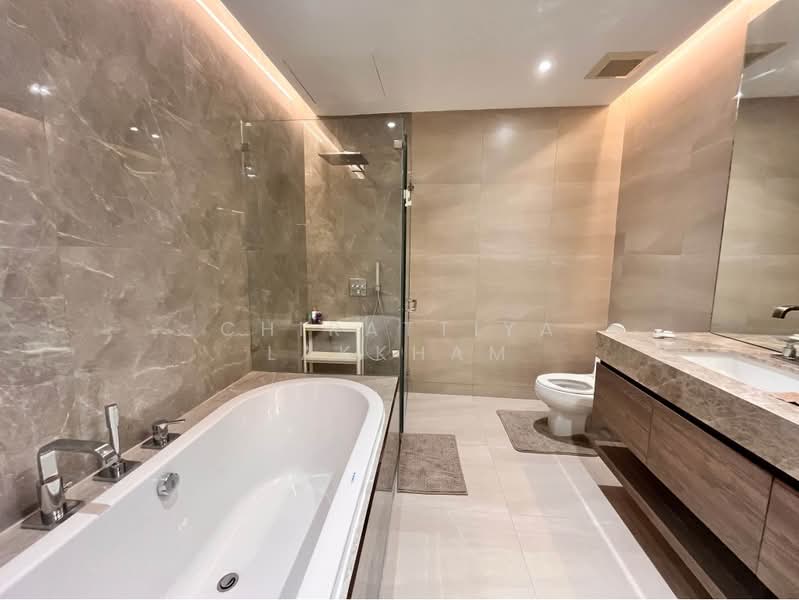The Emporio Place, Bangkok, 93 Soi Sukhumvit 24, Sukhumvit Road, Khong Tan, Khlong Toei, Bangkok, 1 Bedroom, 83 sqm, Condo For Rent, by Chirattiya Lakkham, 500367323 - DDproperty.com