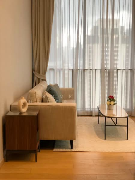 28 Chidlom, Bangkok, 28 Chit Lom Alley, Lumphini, Pathum Wan, Bangkok, 2 Bedrooms, 70 sqm, Condo For Rent, by Somrad Phoopruksachart, 500367356 - DDproperty.com