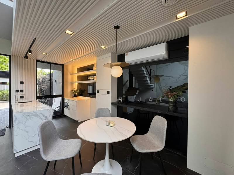 undefined, Bangkok, Samsen Nok, Huai Khwang, Bangkok, 3 Bedrooms, 228 sqm, Townhouse For Sale, by Sataporn Jalao, 500367372 - DDproperty.com