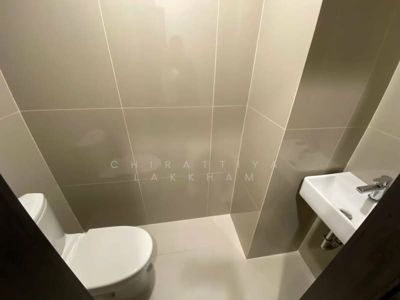 XT Huaikhwang, Bangkok, 244 Ratchadaphisek Road, Huai Khwang, Bangkok, 1 Bedroom, 30 sqm, Condo For Rent, by Chirattiya Lakkham, 500367378 - DDproperty.com