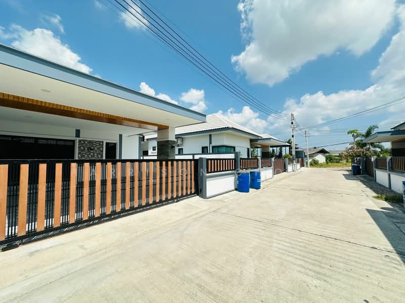3-BR House, Chon Buri (Pattaya), Poong, Bang Lamung (Pattaya), Chon Buri (Pattaya), 3 Bedrooms, 220 sqm, Single Detached House For Sale, by Harrison Chong, 500367425 - DDproperty.com