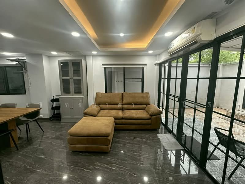 House Onnut - Bang chak, Bangkok, sukhumvit 56, Phra Kanong, Khlong Toei, Bangkok, 5 Bedrooms, 200 sqm, Single Detached House For Rent, by ปรินทร์ญาดา ชิณโชติ, 500367538 - DDproperty.com