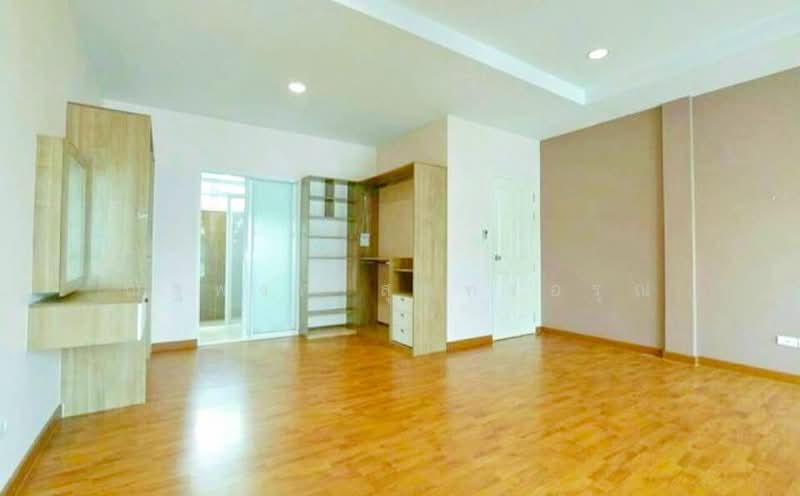 ไม่พบโครงการ, Bangkok, ลาดกระบัง1-5, Lat Krabang, Bangkok, 3 Bedrooms, 250 sqm, Townhouse For Rent, by ณัฐพงศ์ สุนทรอรุณ, 500367605 - DDproperty.com