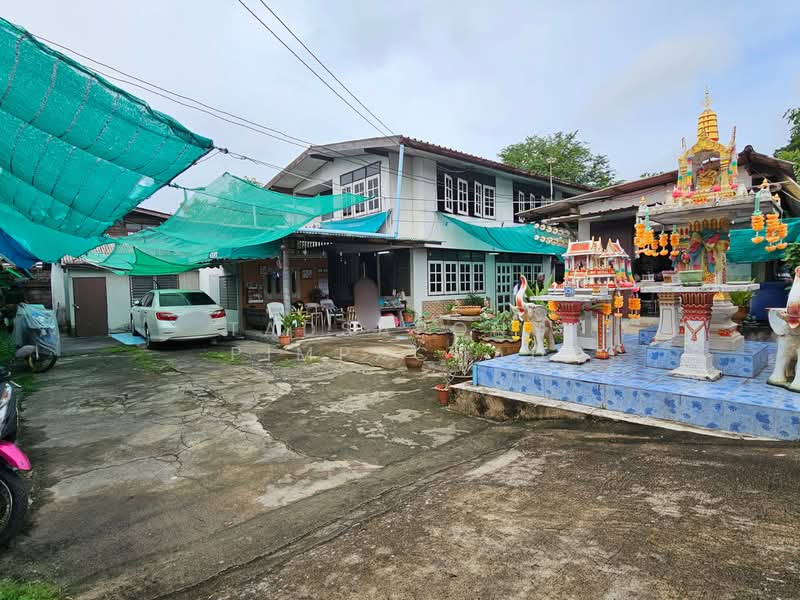 ขายด่วน ที่ดินแปลงมุมติดถนนซอย พร้อมบ้านครึ่งปูนครึ่งไม้ และห้องเช่า 8 ห้อง ซอยรามอินทรา 47, Bangkok, Tha Rang, Bang Khen, Bangkok, 10+ Bedrooms, 350 sqm, Single Detached House For Sale, by Tadsapong Pimpachad, 500367714 - DDproperty.com