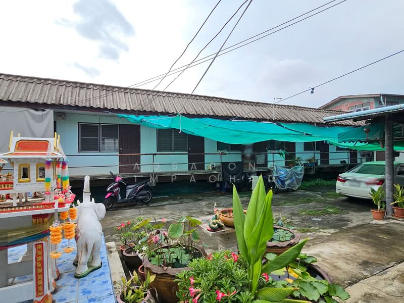 ขายด่วน ที่ดินแปลงมุมติดถนนซอย พร้อมบ้านครึ่งปูนครึ่งไม้ และห้องเช่า 8 ห้อง ซอยรามอินทรา 47, กรุงเทพ, ท่าแร้ง, บางเขน, กรุงเทพ, 350 ตร.ม., บ้านเดี่ยว ขาย, โดย Tadsapong Pimpachad, 500367714 - DDproperty.com