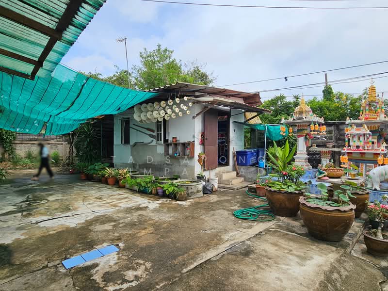 ขายด่วน ที่ดินแปลงมุมติดถนนซอย พร้อมบ้านครึ่งปูนครึ่งไม้ และห้องเช่า 8 ห้อง ซอยรามอินทรา 47, กรุงเทพ, ท่าแร้ง, บางเขน, กรุงเทพ, 350 ตร.ม., บ้านเดี่ยว ขาย, โดย Tadsapong Pimpachad, 500367714 - DDproperty.com