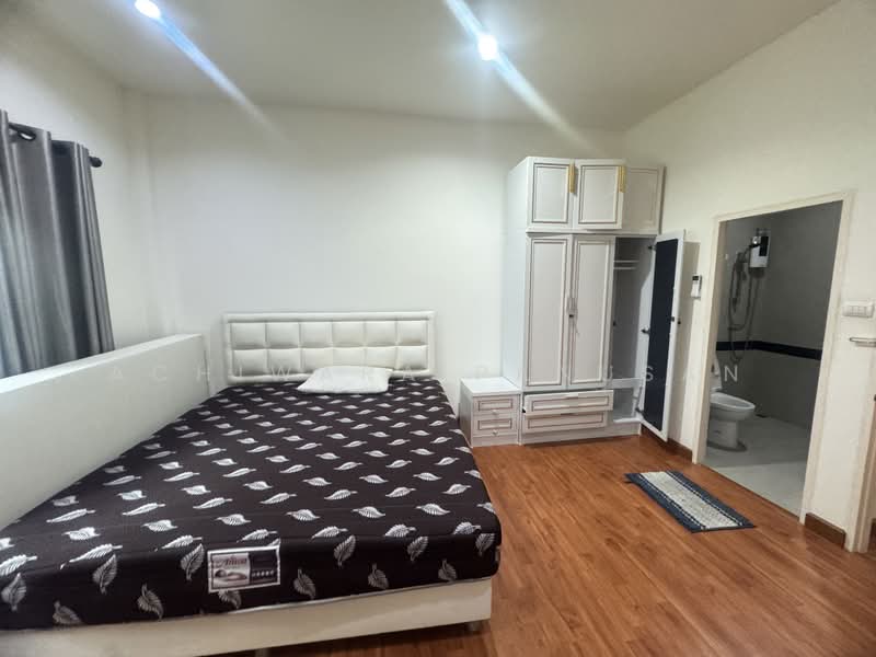 บ้านเช่าห้วยขวางประชาอุทิศ22, Bangkok, ประชาอุทิศ, Huai Khwang, Bangkok, 4 Bedrooms, 250 sqm, Townhouse For Rent, by Achiwara Panusan, 500367736 - DDproperty.com