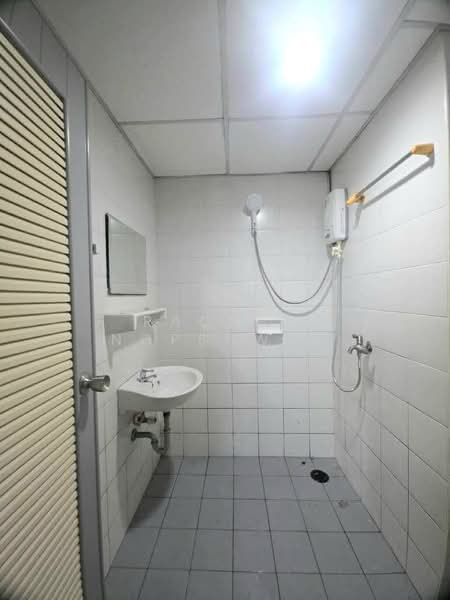 Napalai Place Condominium, Songkhla, Hat-Yai, Hat Yai, Songkhla, 2 Bedrooms, 62 sqm, Condo For Rent, by Rachen Nopsuwan, 500367820 - DDproperty.com