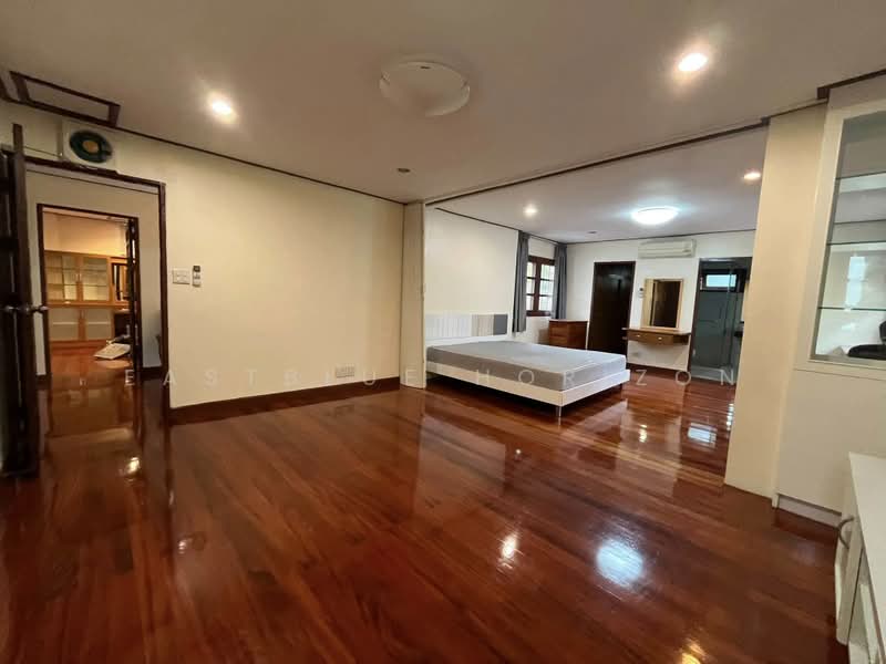 Panya Pattanakarn Village, Bangkok, Soi Phatthanakarn 30, Suan Luang, Bangkok, 5 Bedrooms, 350 sqm, Single Detached House For Sale, by Eastblue Horizon, 500367826 - DDproperty.com