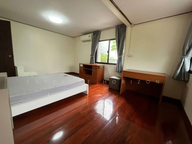 Panya Pattanakarn Village, Bangkok, Soi Phatthanakarn 30, Suan Luang, Bangkok, 5 Bedrooms, 350 sqm, Single Detached House For Sale, by Eastblue Horizon, 500367826 - DDproperty.com