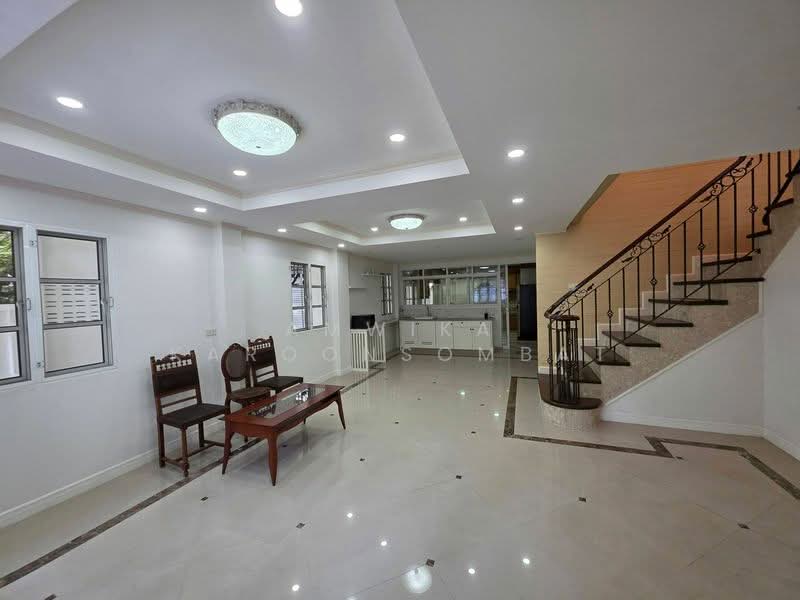 สีลม, กรุงเทพ, สีลม, บางรัก, กรุงเทพ, 400 ตร.ม., บ้านเดี่ยว ให้เช่า, โดย Amwika Karoonsombat, 500367853 - DDproperty.com