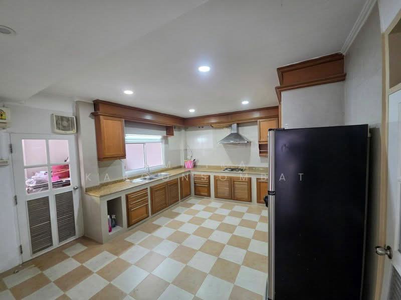 สีลม, กรุงเทพ, สีลม, บางรัก, กรุงเทพ, 400 ตร.ม., บ้านเดี่ยว ให้เช่า, โดย Amwika Karoonsombat, 500367853 - DDproperty.com