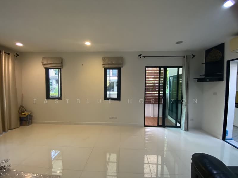 Baan Klang Muang Kalpapruek : บ้านกลางเมือง กัลปพฤกษ์, กรุงเทพ, ถนนศาลธนบุรี, บางหว้า, ภาษีเจริญ, กรุงเทพ, 180 ตร.ม., ทาวน์เฮ้าส์ ขาย, โดย Eastblue Horizon, 500367856 - DDproperty.com